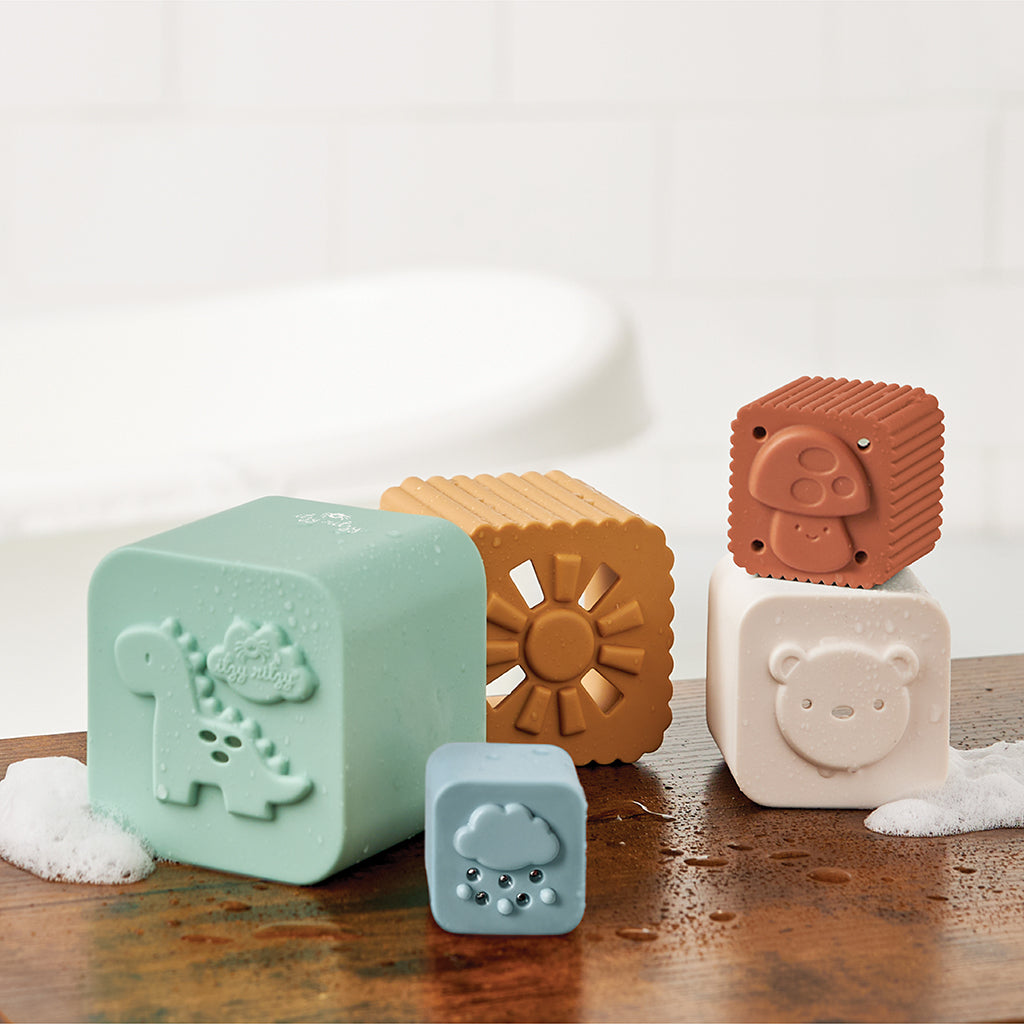 Itzy Sprinkle™ Bathtime Nesting Cups