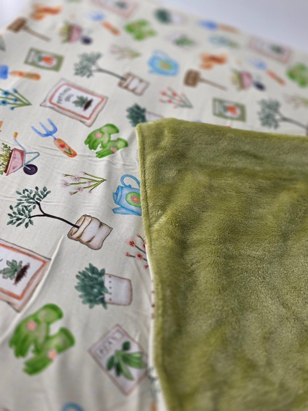 Cozy Critters Bamboo Garden Plush Blanket
