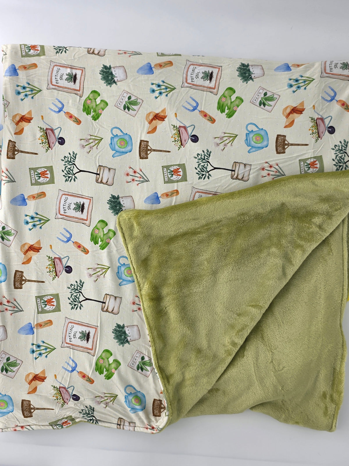 Cozy Critters Bamboo Garden Plush Blanket