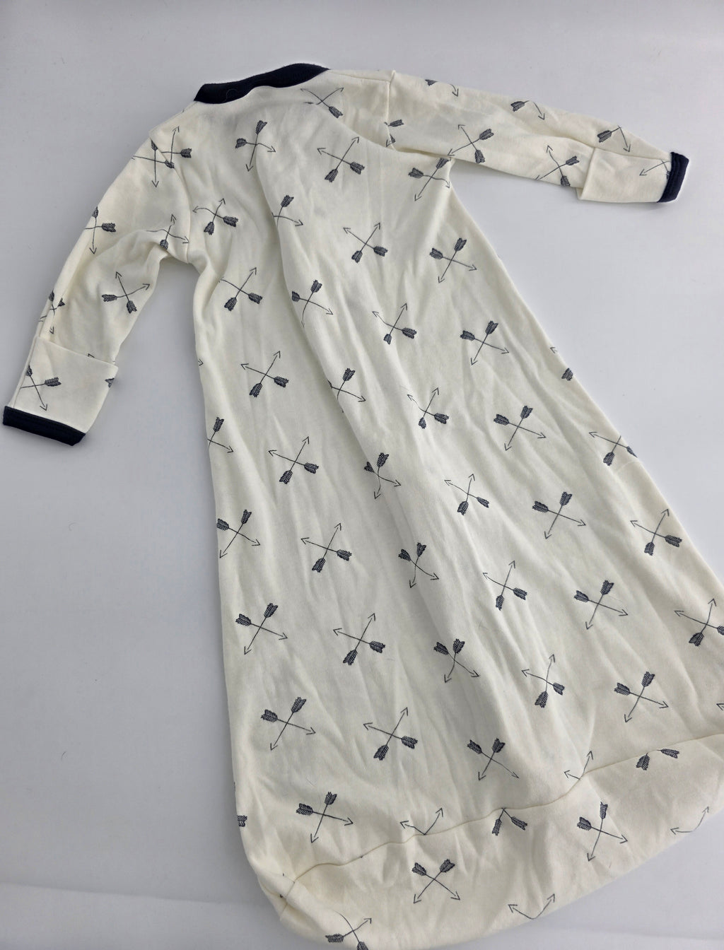 HB Crossed Arrows Sleep Gown – 3–9M